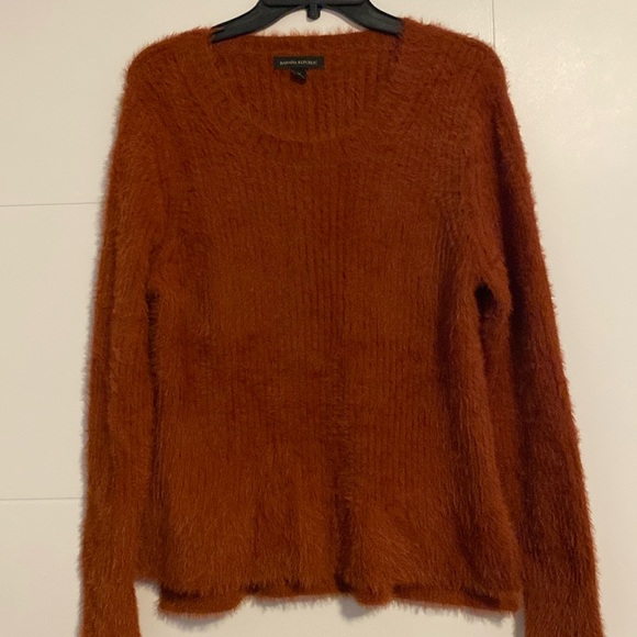Banana Republic Soft Crew Neck Sweater. Size M - Picture 1 of 4